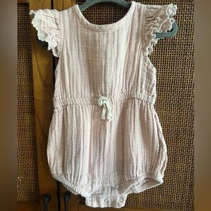 CityMouse Pink Baby Gauze Romper with Ruffle Sleeves